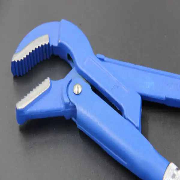 Double-Handle Pipe Wrench
